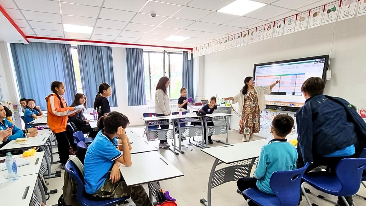 Students participating in Owlypia Online Round